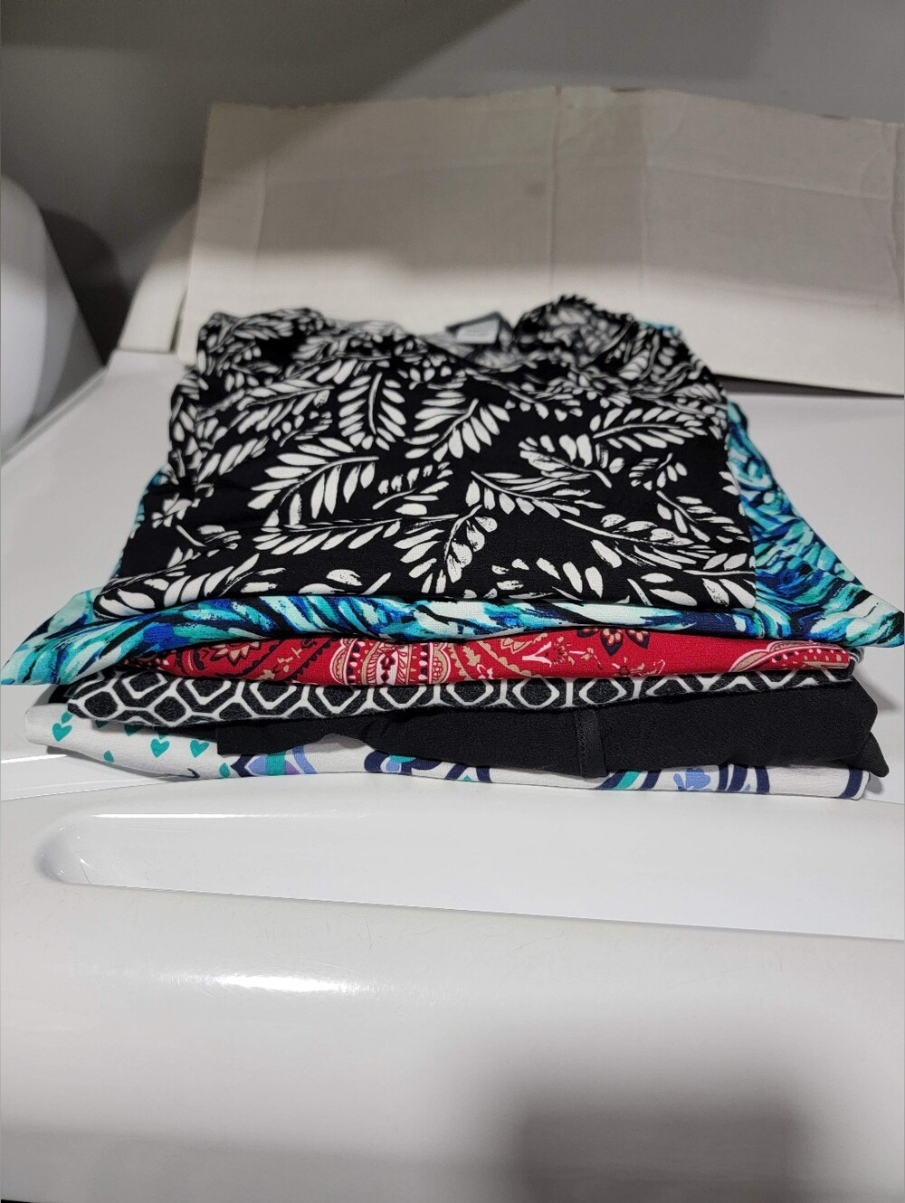 End of Summer Sale! Lot of 6 Women's Tops Size 1X - Excellent Condition